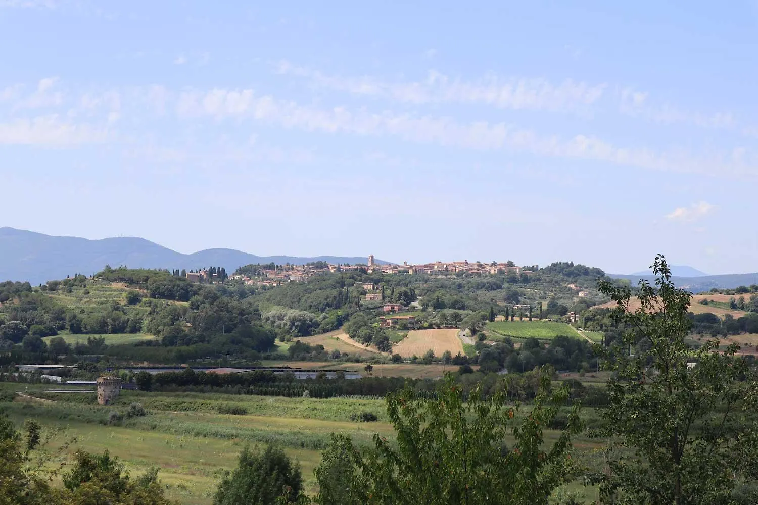 La Grande Finestra - Appartamento con giardino Chiusi 0*,